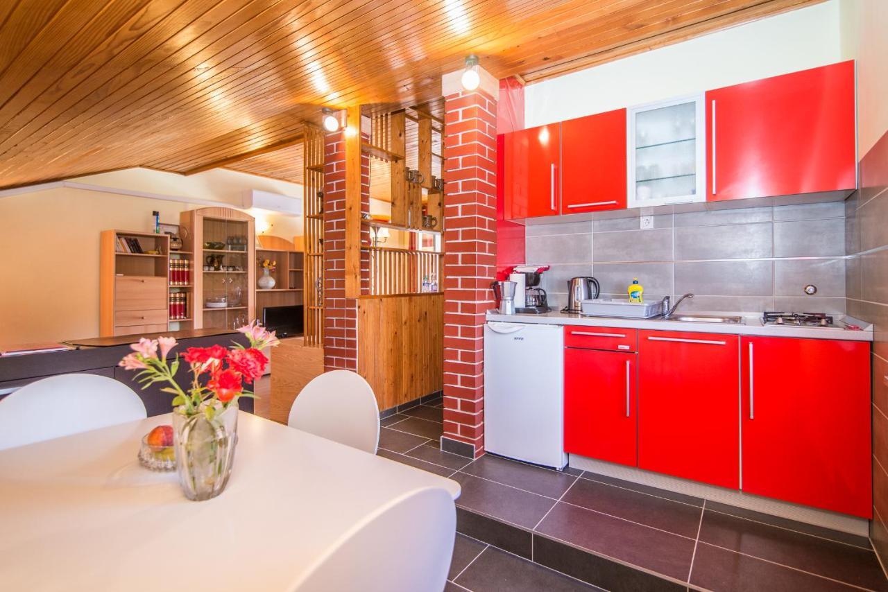 Apartment Vesna Ровин Екстериор снимка