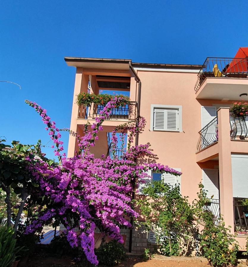 Apartment Vesna Ровин Екстериор снимка