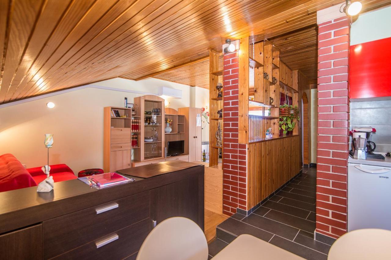 Apartment Vesna Ровин Екстериор снимка