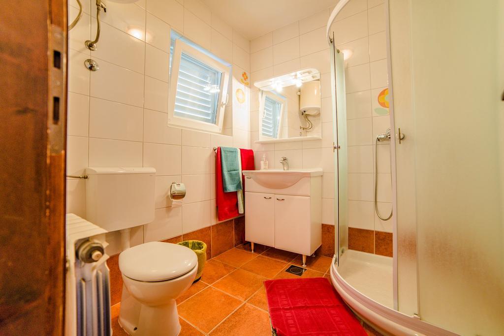 Apartment Vesna Ровин Екстериор снимка