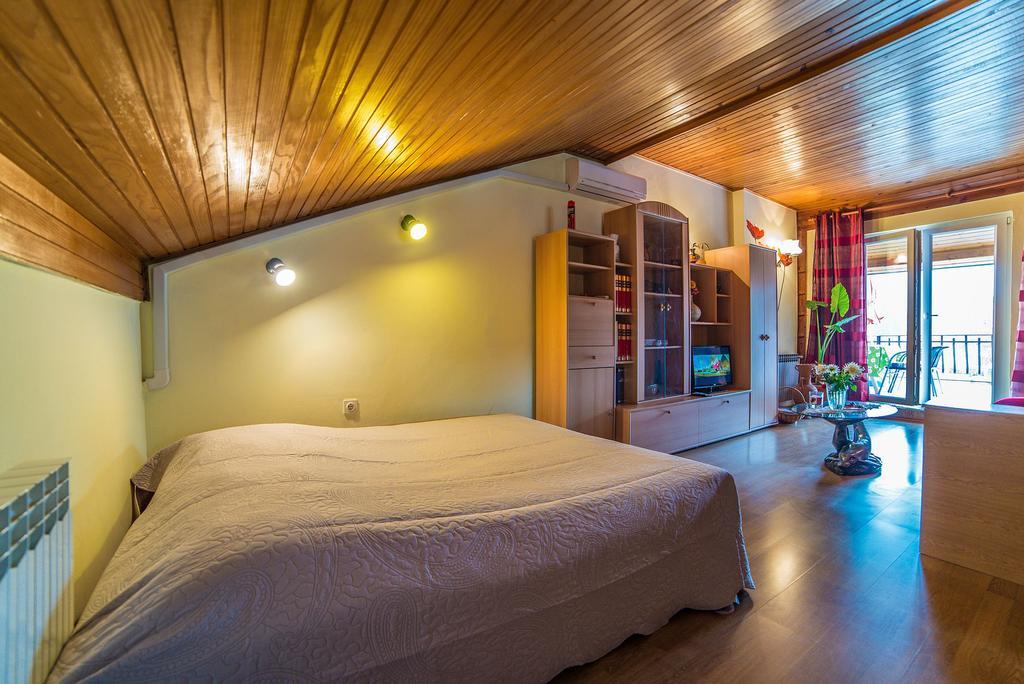 Apartment Vesna Ровин Екстериор снимка